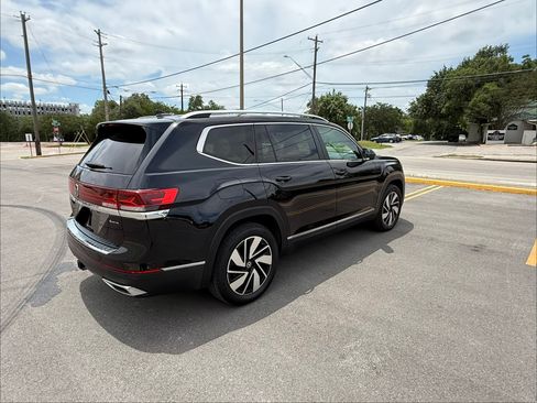 Used 2024 Volkswagen Atlas SEL AWD/4WD image 8