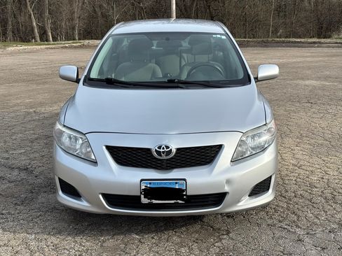 Used 2010 Toyota Corolla LE image 2