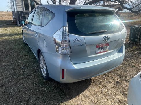 Used 2012 Toyota Prius V Five image 2
