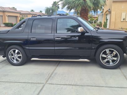 Used 2005 Chevrolet Avalanche LS w/ Onstar Plus Package