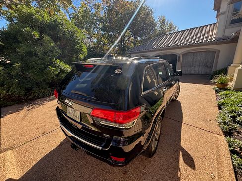 Used 2015 Jeep Grand Cherokee Overland w/ Advanced Technology Group image 4