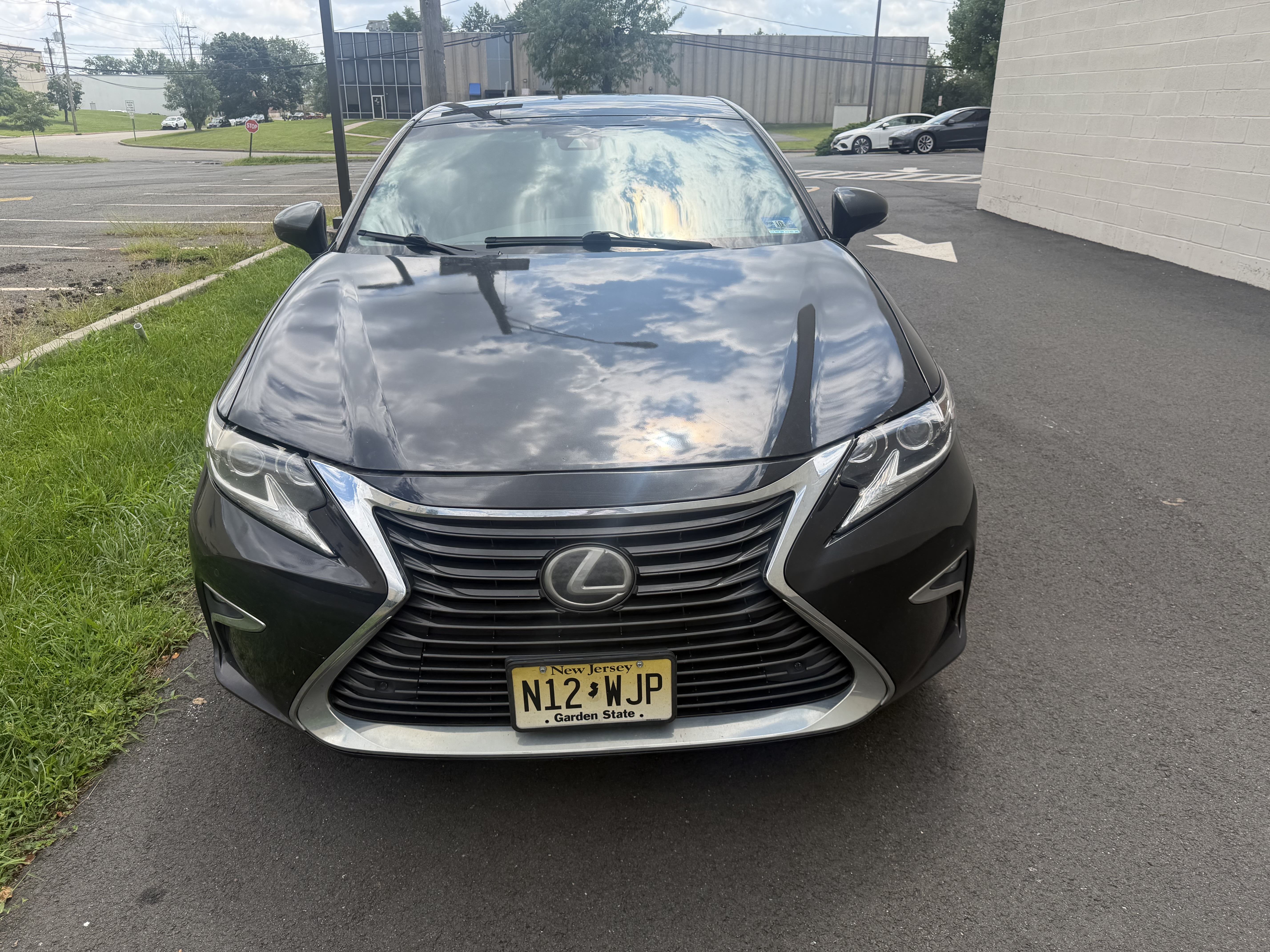 Used 2017 Lexus ES 350 w/ Luxury Package FWD image 4