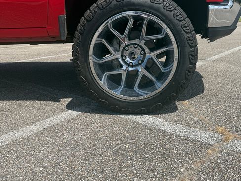 Used 2019 Chevrolet Silverado 1500 LT w/ Texas Edition AWD/4WD image 14