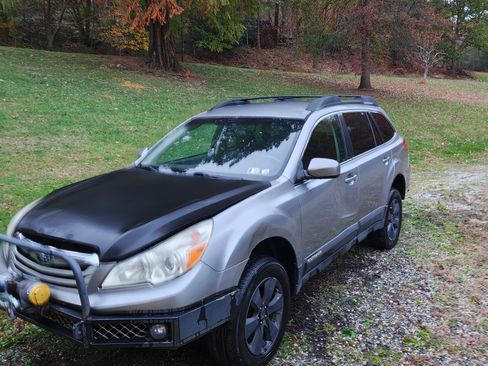 Used 2011 Subaru Outback 2.5i Limited image 12