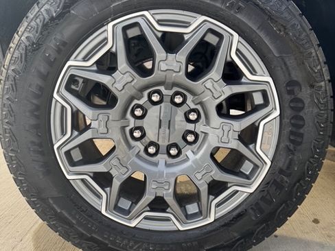 Used 2024 GMC Hummer EV 3X w/ LPO, Illumination Package image 27