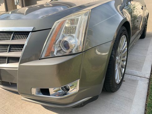 Used 2010 Cadillac CTS Performance RWD image 2