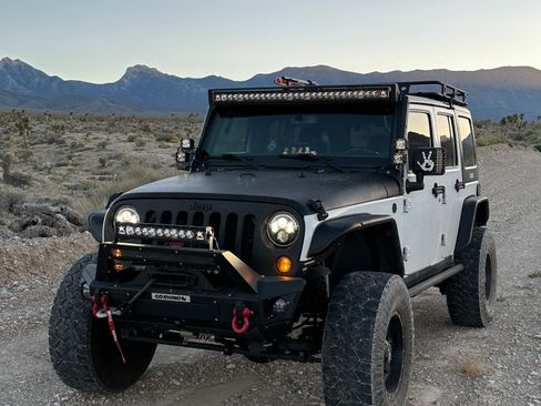 Used 2016 Jeep Wrangler Unlimited Sport image 4