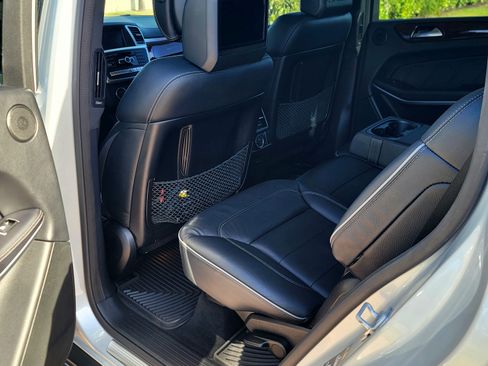 Used 2013 Mercedes-Benz GL 550 4MATIC image 21