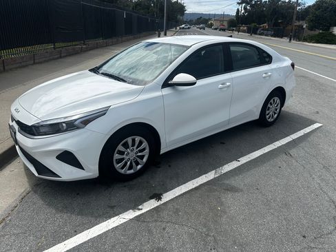 Used 2024 Kia Forte LX image 6