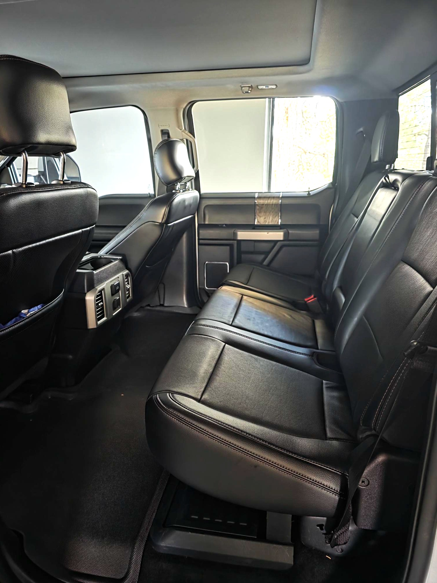 Used 2017 Ford F350 Lariat w/ Lariat Value Package AWD/4WD image 27