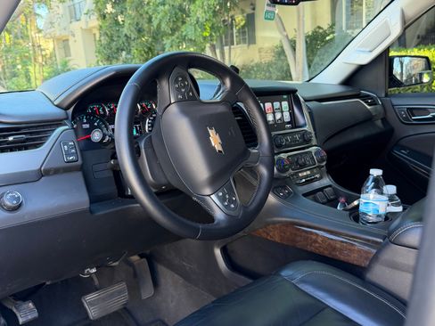 Used 2019 Chevrolet Suburban LT image 10