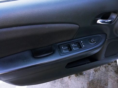 Used 2014 Chrysler 200 LX image 17