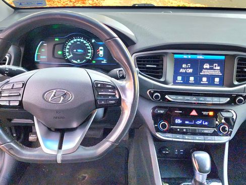 Used 2017 Hyundai Ioniq SEL image 14