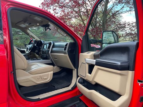 Used 2020 Ford F350 Lariat w/ Lariat Value Package AWD/4WD image 23