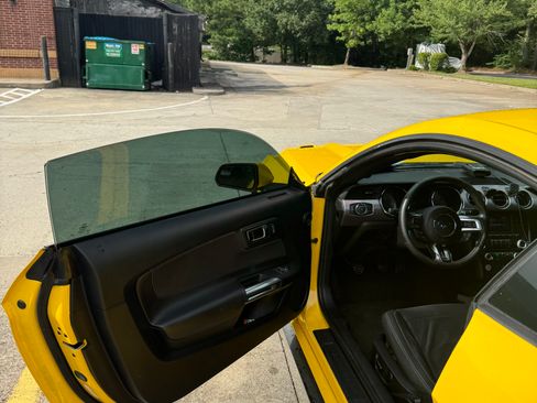 Used 2017 Ford Mustang GT image 15