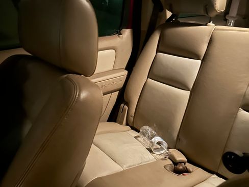 Used 2006 Ford Explorer Eddie Bauer image 9