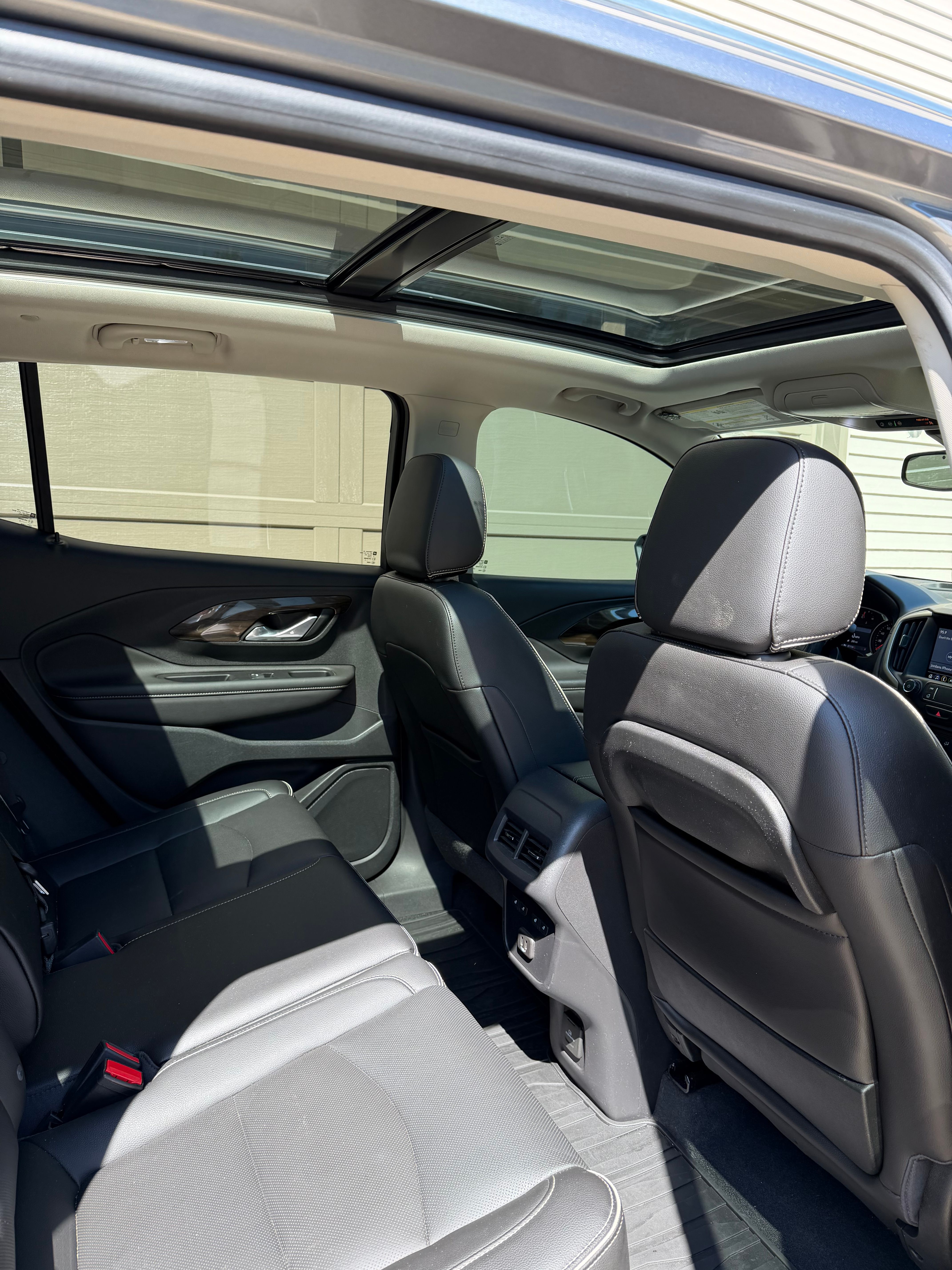 Used 2020 GMC Terrain Denali w/ GMC Pro Grade Package AWD/4WD image 8