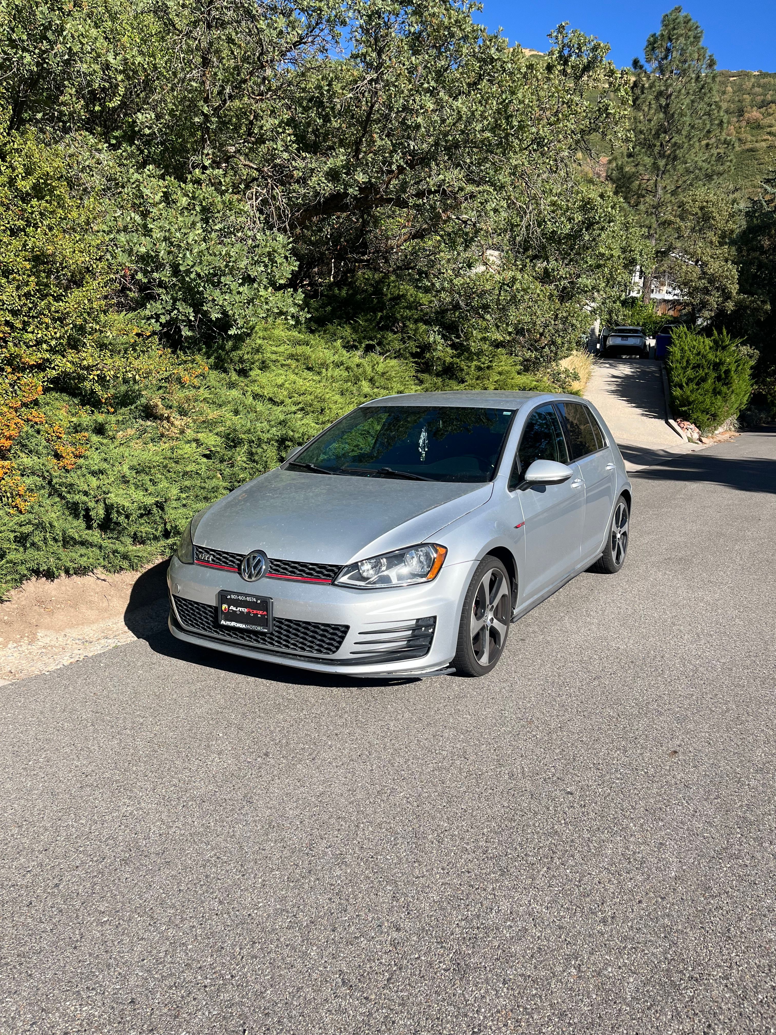 Used 2015 Volkswagen GTI S FWD image 4