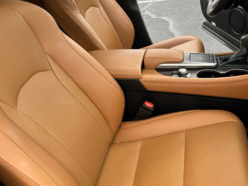 Used 2022 Lexus RX 450h AWD w/ Premium Package image 10