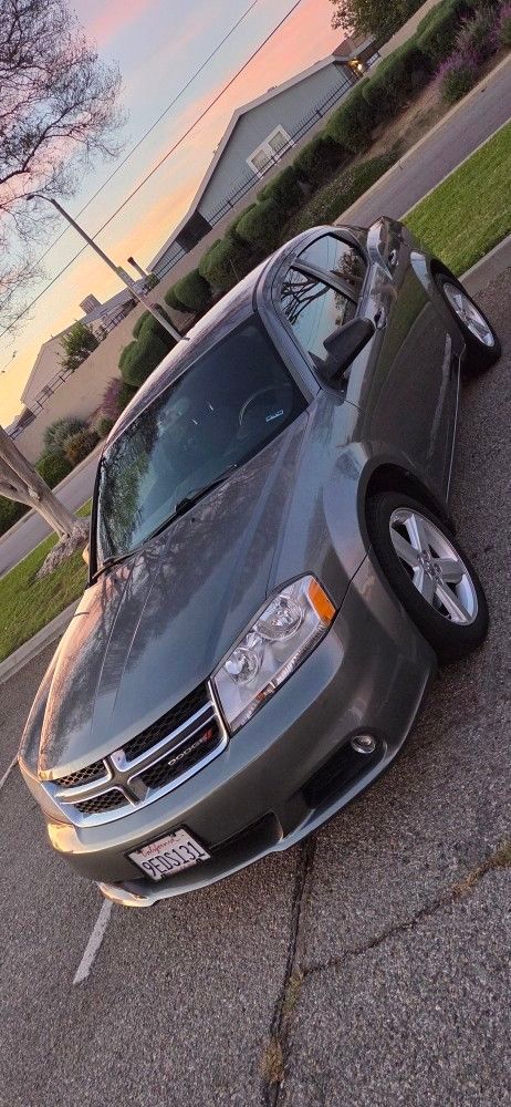 Used 2013 Dodge Avenger SE FWD image 1