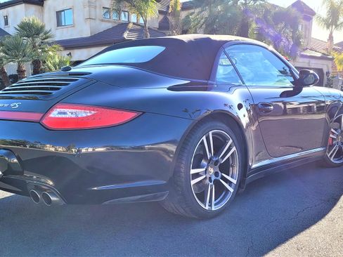 Used 2011 Porsche 911 Carrera 4S image 5
