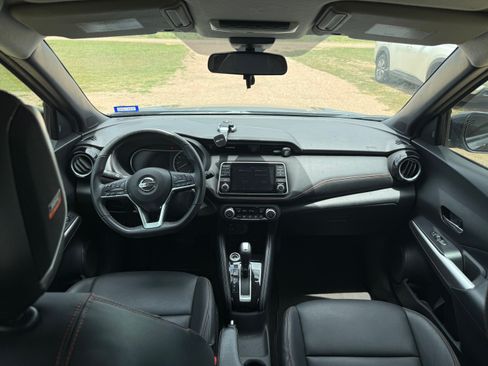 Used 2020 Nissan Kicks SR w/ SR Premium Package FWD image 8