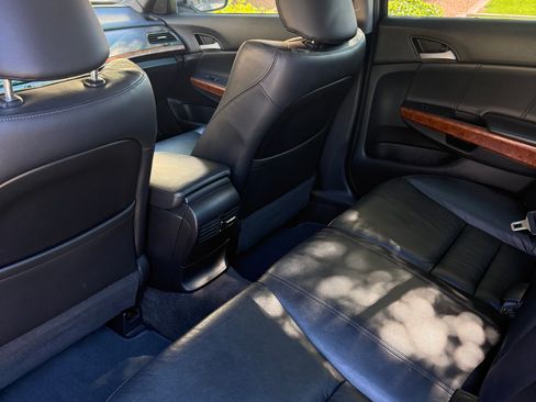 Used 2011 Honda Accord EX-L image 10