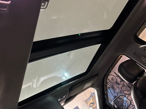 Used 2017 Ford F150 Lariat w/ Equipment Group 502A Luxury image 11