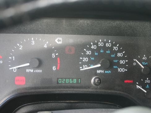 Used 1999 Jeep Wrangler Sahara image 10