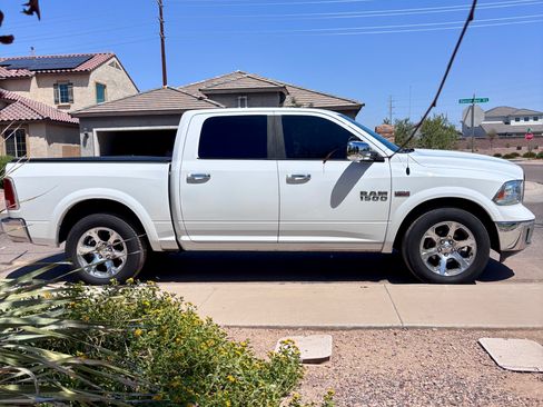 Used 2016 RAM 1500 Laramie RWD image 4