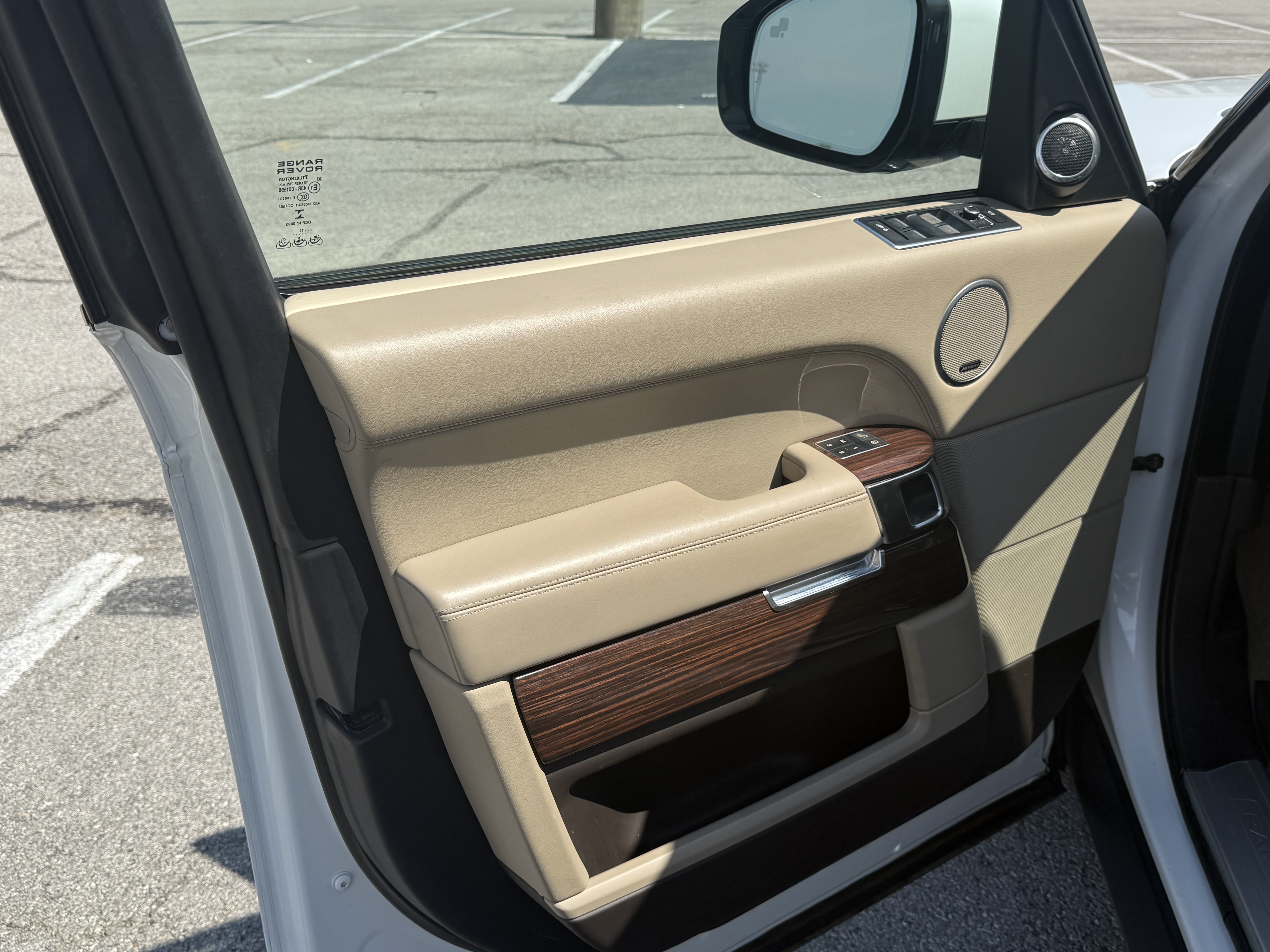 Used 2015 Land Rover Range Rover HSE AWD/4WD image 11