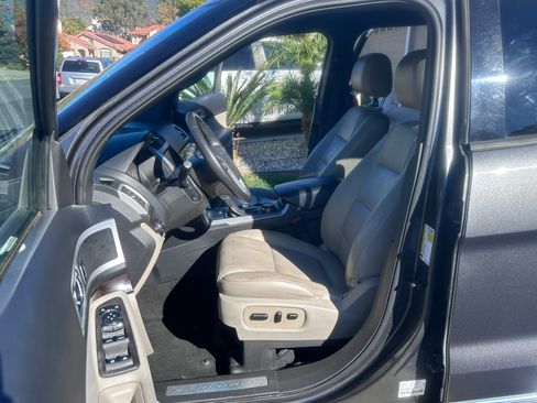 Used 2015 Ford Explorer Limited image 16