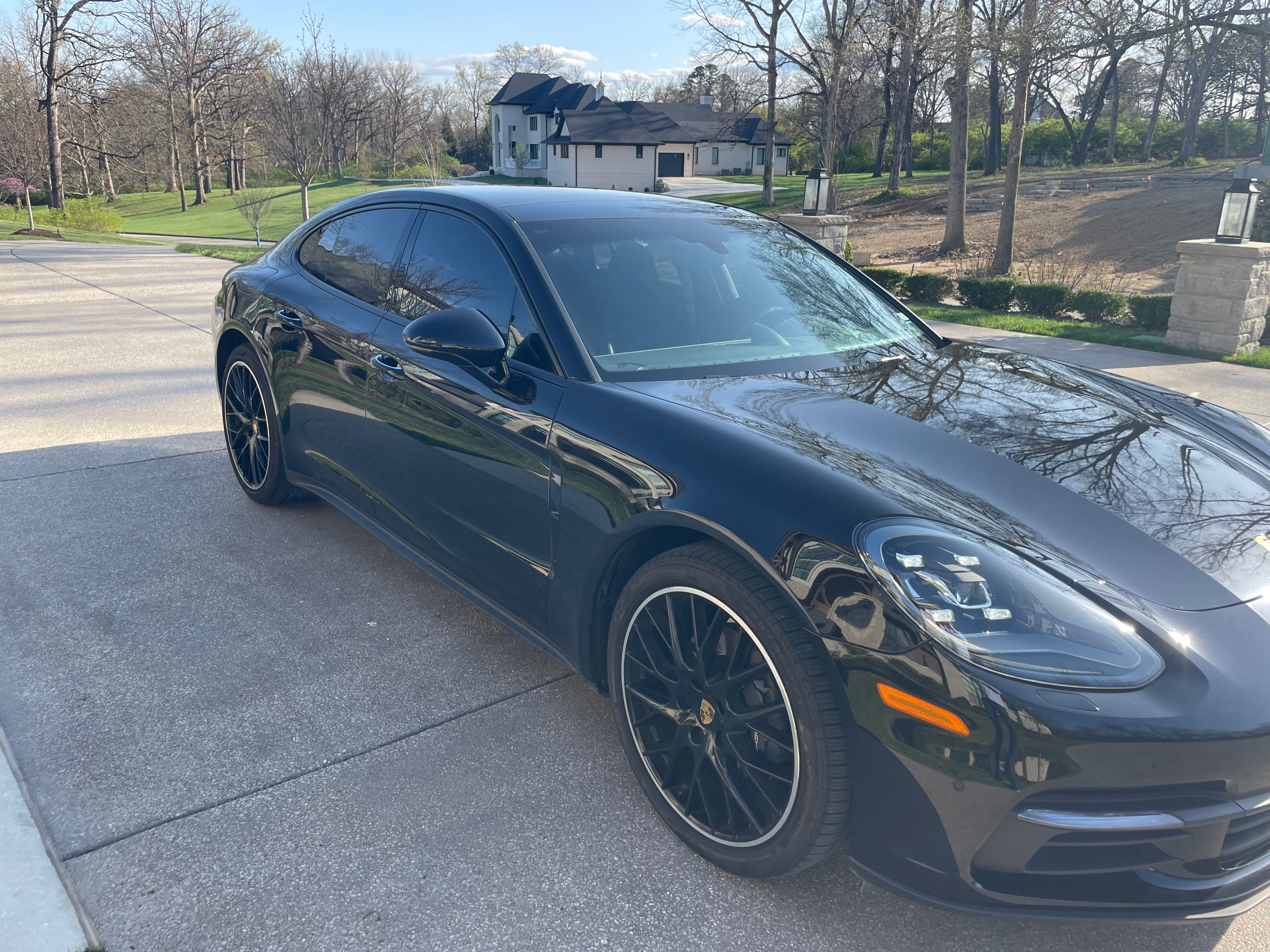 Used 2017 Porsche Panamera 4 AWD/4WD image 4