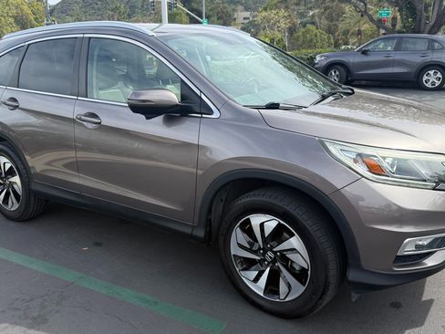 Used 2016 Honda CR-V Touring image 4