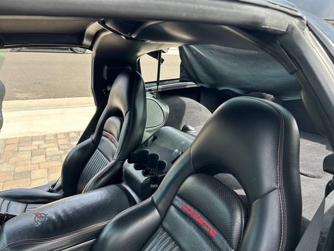 Used 2004 Chevrolet Corvette Coupe w/ Preferred Equipment Group image 6