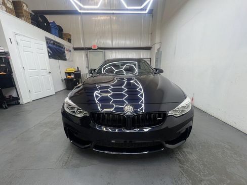 Used 2017 BMW M4 Convertible image 1