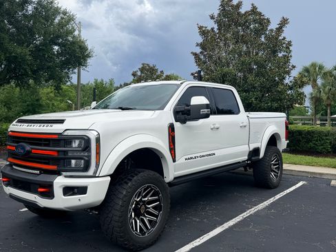 Used 2023 Ford F250 Lariat w/ Lariat Ultimate Package AWD/4WD image 1