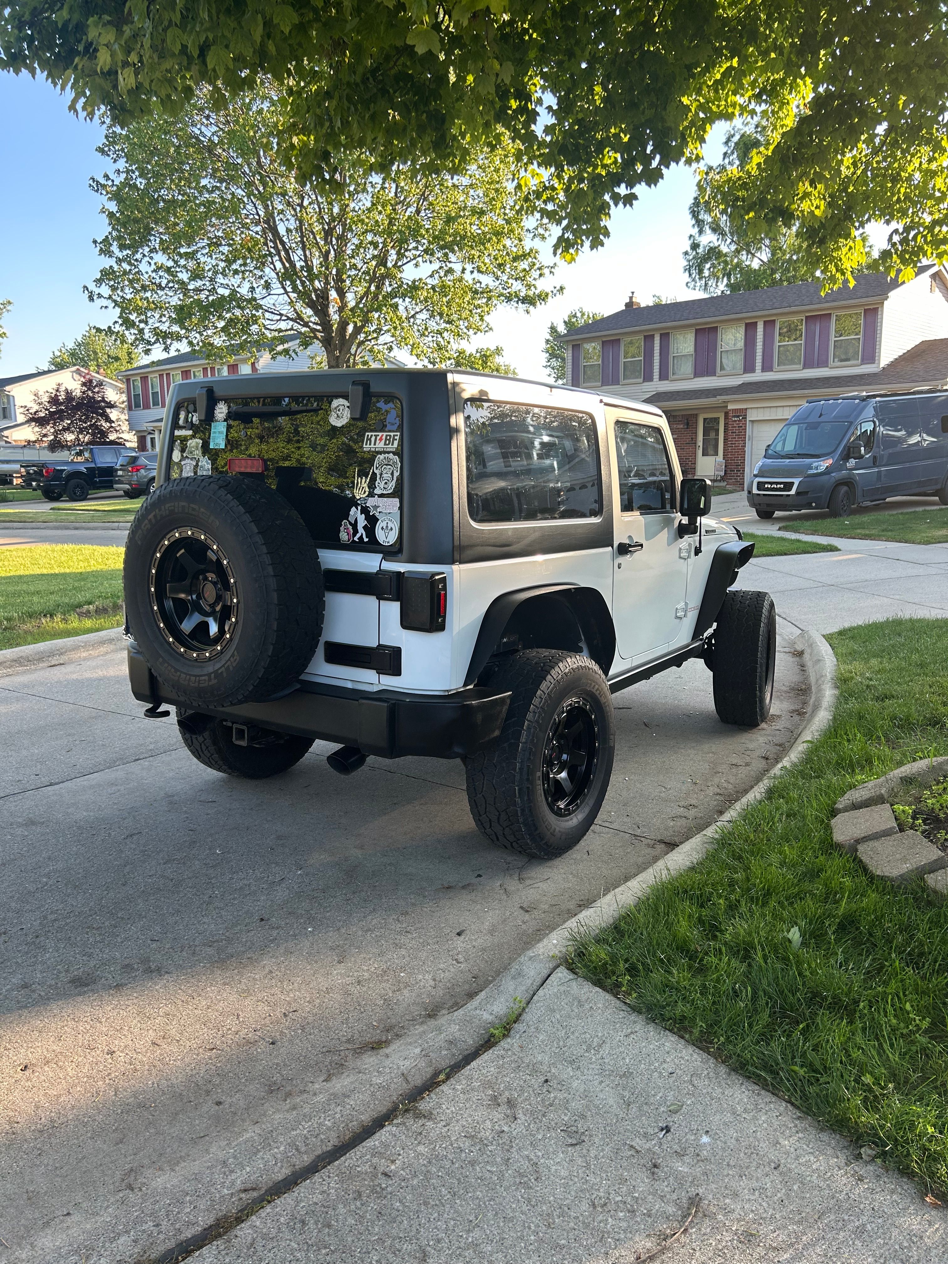 Used 2012 Jeep Wrangler Sport AWD/4WD image 9