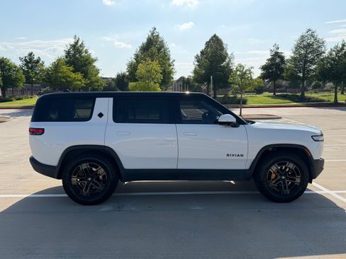 Used 2023 Rivian R1S Adventure AWD/4WD image 6