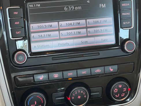 Used 2013 Volkswagen Passat 2.5 SE image 21