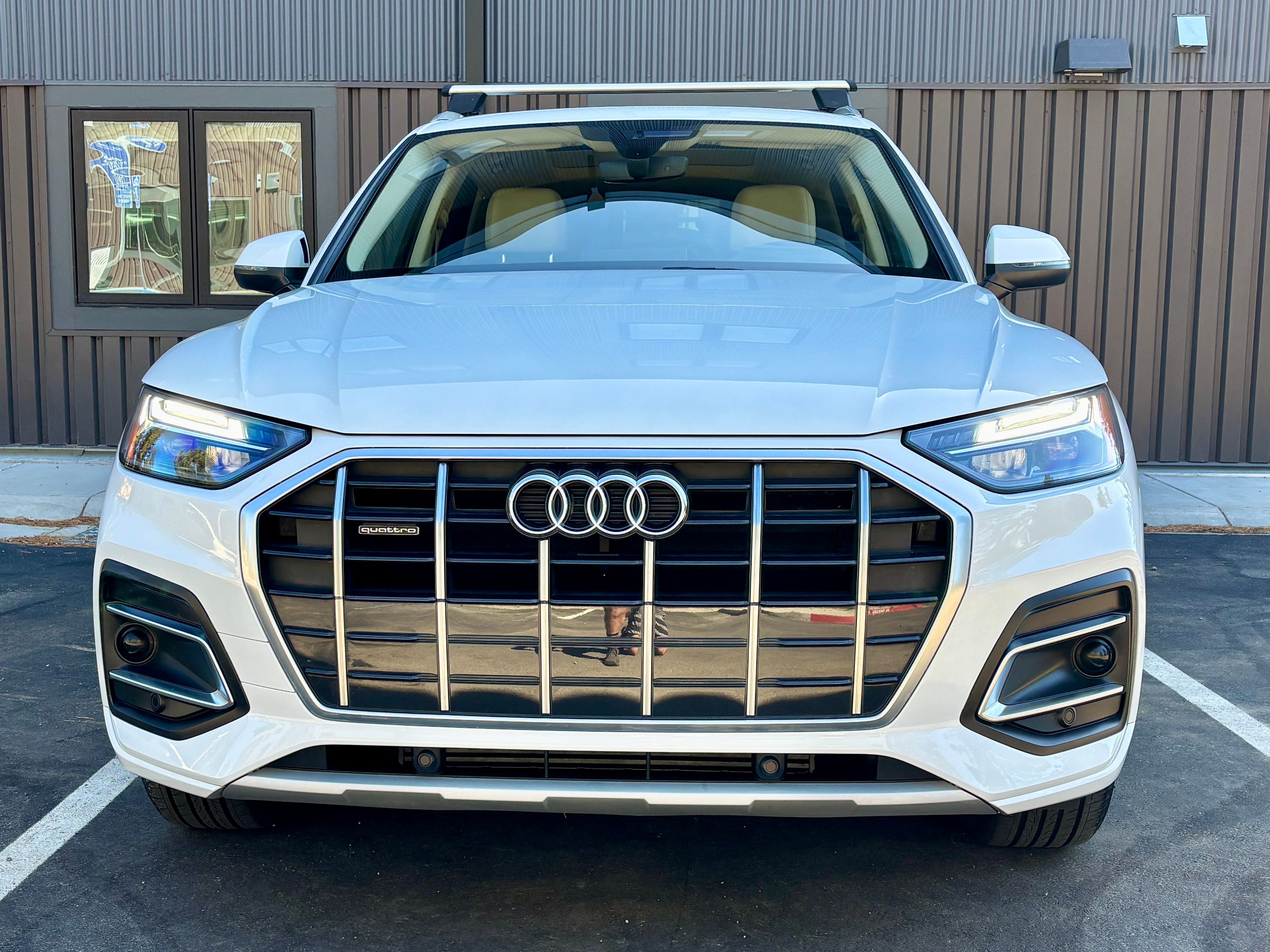 Used 2021 Audi Q5 2.0T Premium w/ Convenience Package AWD/4WD image 2