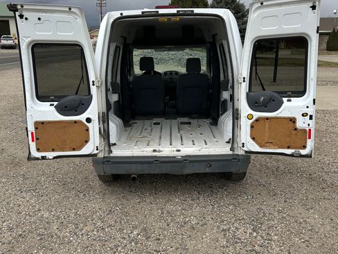 Used 2010 Ford Transit Connect XL image 2