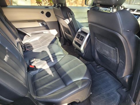 Used 2014 Land Rover Range Rover Sport HSE image 12