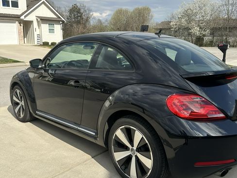 Used 2012 Volkswagen Beetle 2.0T image 8