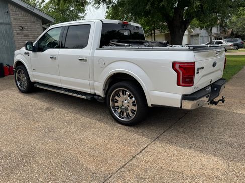 Used 2015 Ford F150 Lariat image 10