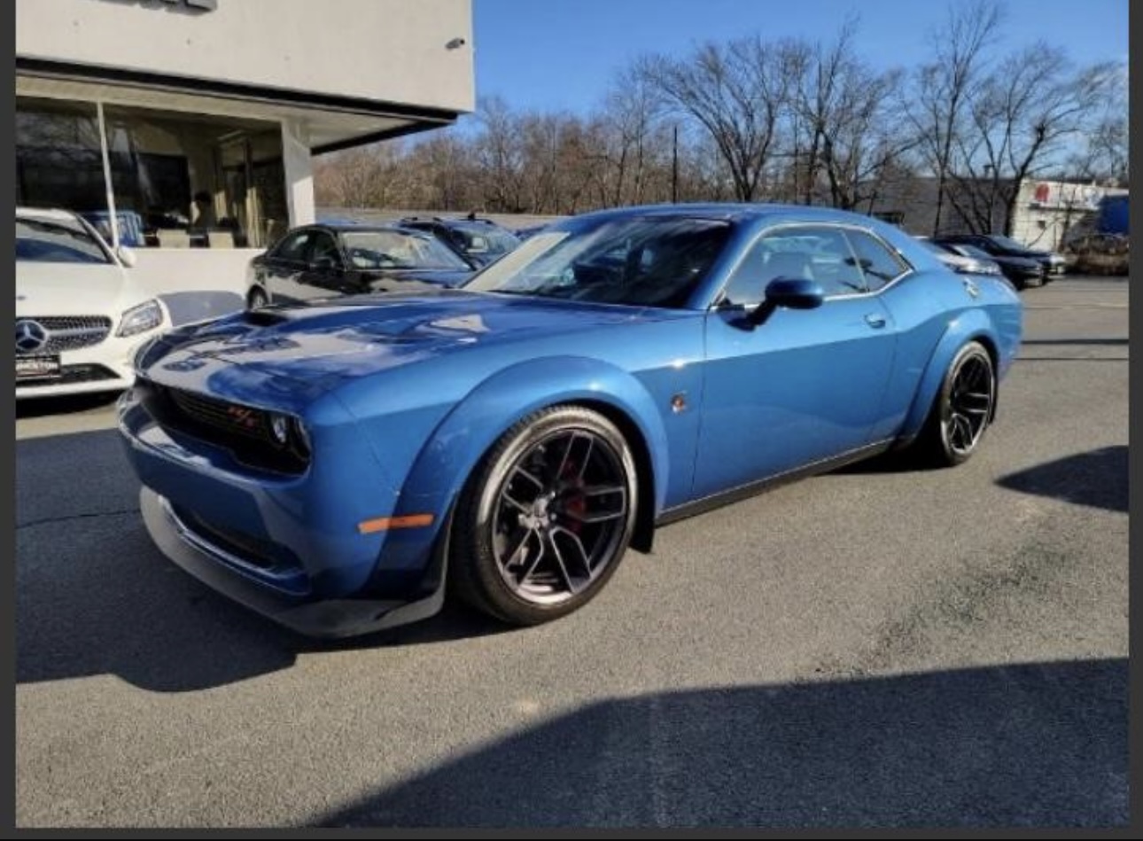 Used 2022 Dodge Challenger R/T Scat Pack RWD image 1