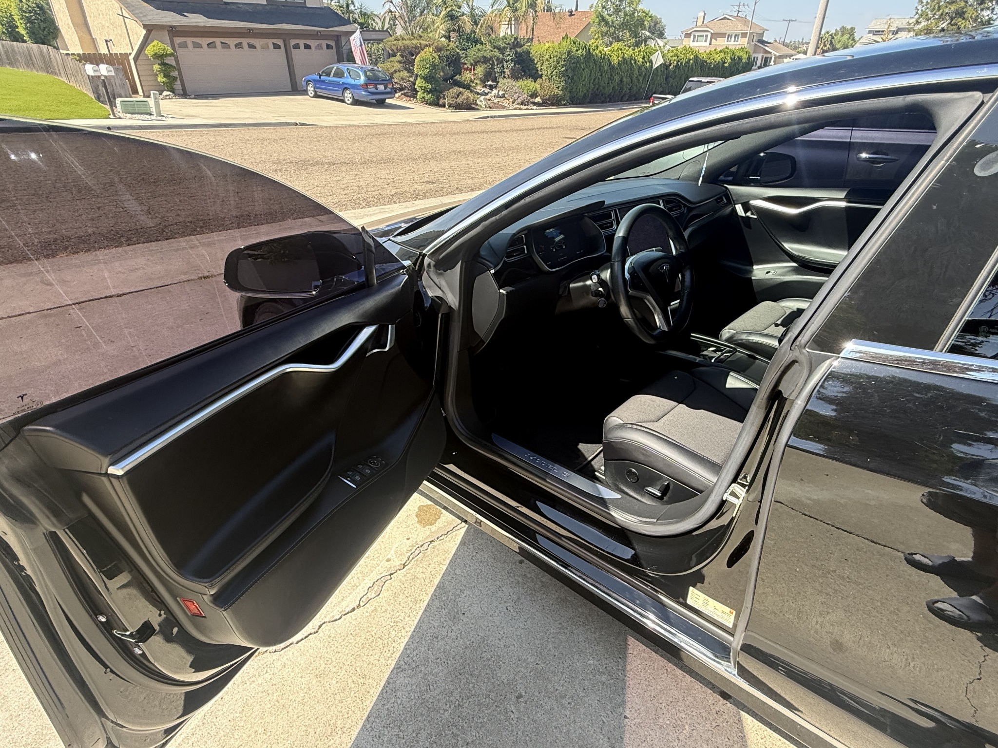 Used 2017 Tesla Model S 75 RWD image 16