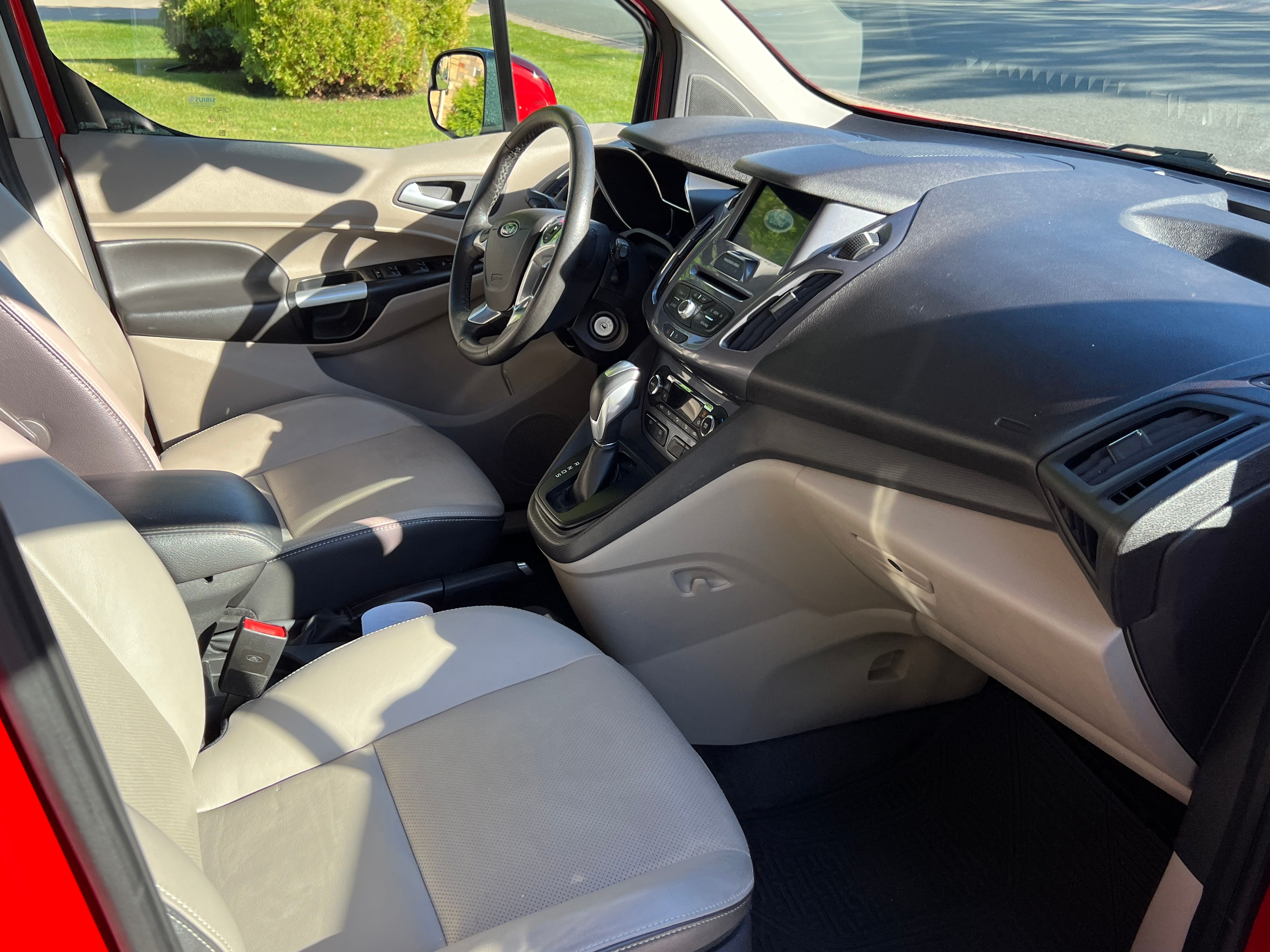 Used 2017 Ford Transit Connect Titanium FWD image 12