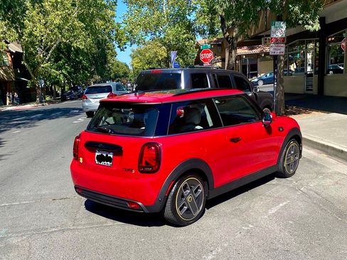 Used 2023 MINI Cooper SE image 2