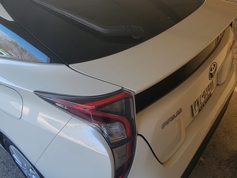 Used 2017 Toyota Prius Two image 4